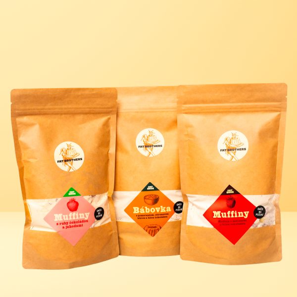 Sada ovocných dobrot - malinové a jahodové muffiny, citrusová bábovka